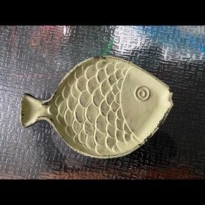 Light green fish trivet